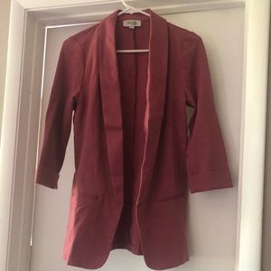Mauve woman’s boyfriend blazer